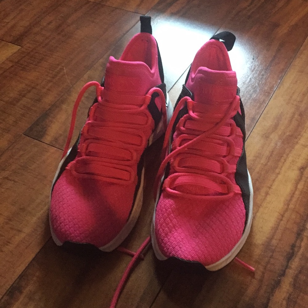 Jordans size 4 1/2 youth neon pink black like new - Picture 2 of 6